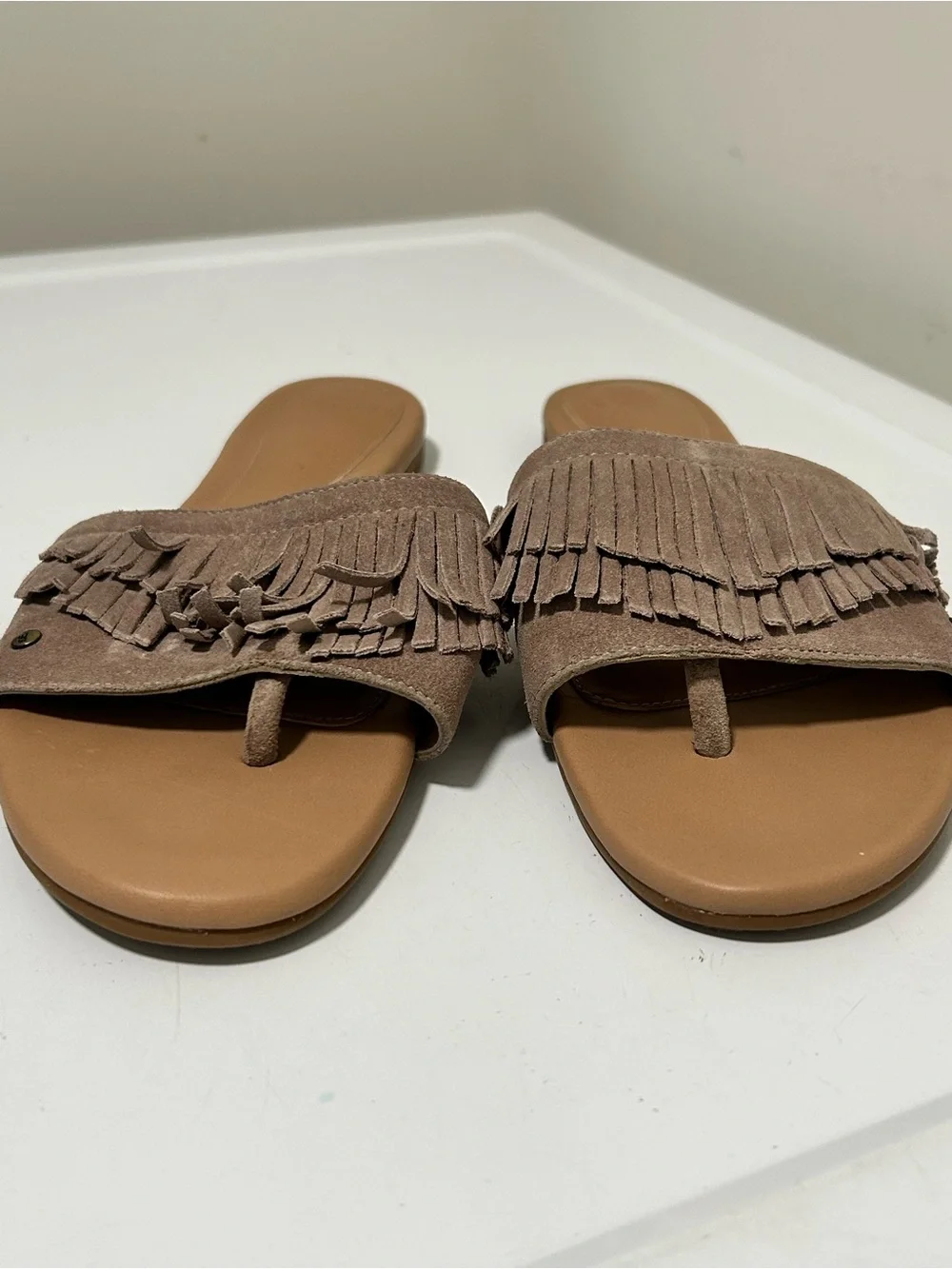 Ugg Binx Suede Fringe Sandals Tan Size 9.5